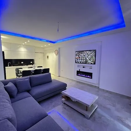 Florida's House * Sarande